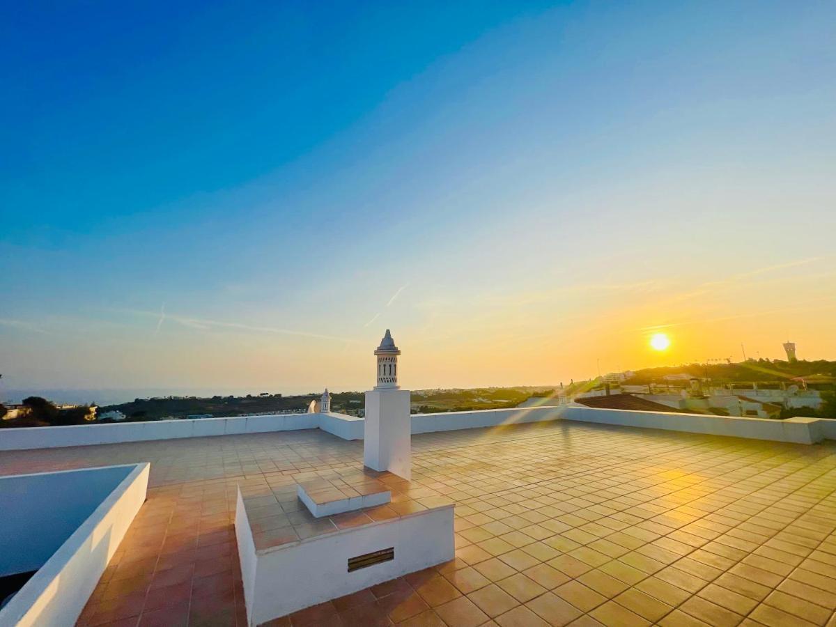 Ocean View Skyline Apartment ‚Hakuna Matata' 알부페이라 외부 사진